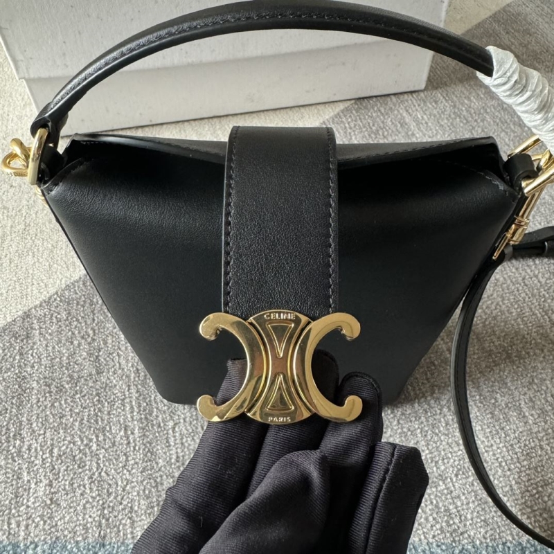 Ce1i*e bucket bags